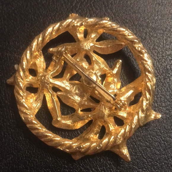 CHRISTMAS POINSETTIA BROOCH - Picture 3 of 4